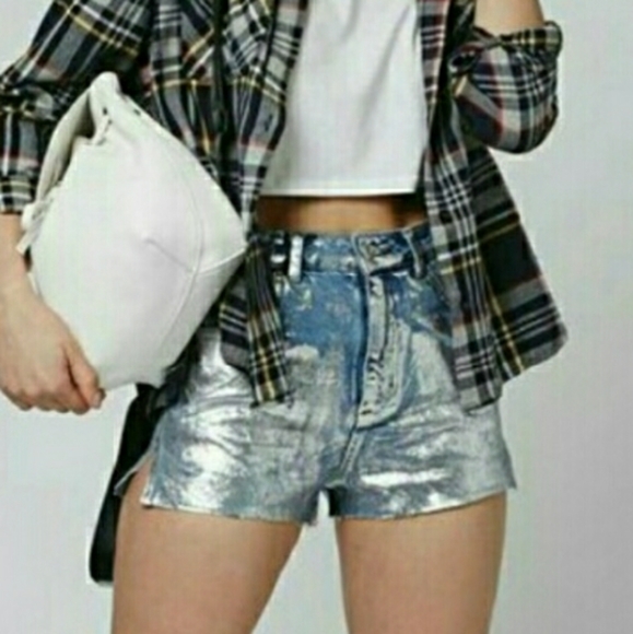 Topshop Moto Metallic Paint Cutoff Mom Shorts - Picture 4 of 9
